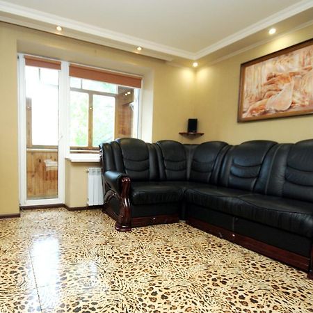 Pechersk Apartment In Kiev Center Phòng bức ảnh
