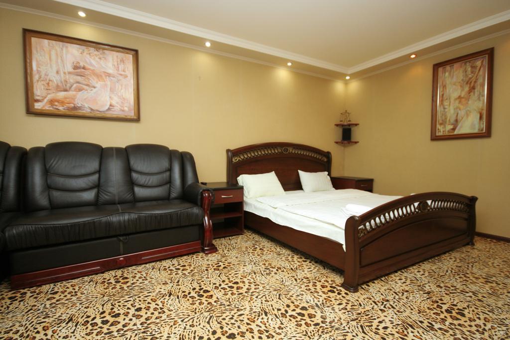 Pechersk Apartment In Kiev Center Phòng bức ảnh