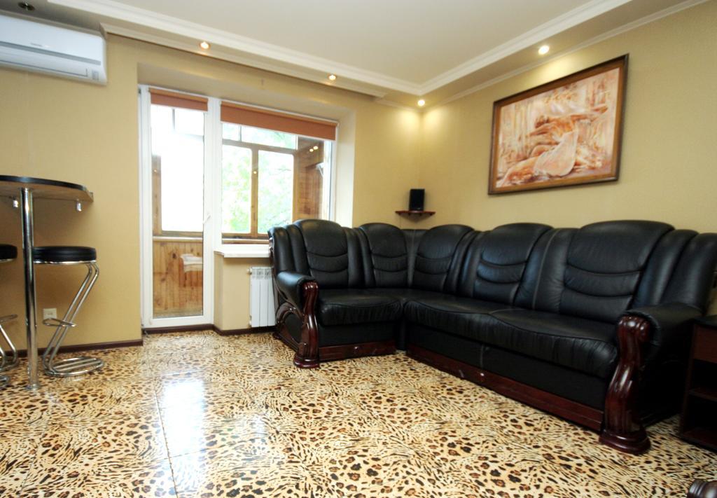 Pechersk Apartment In Kiev Center Phòng bức ảnh